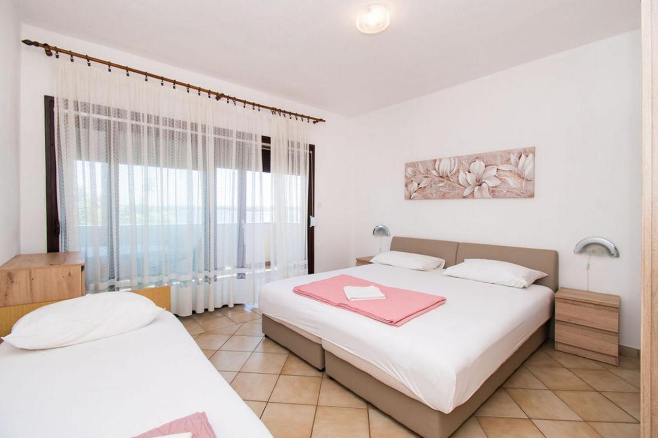 Apartments Crljenko Povljana Ngoại thất bức ảnh