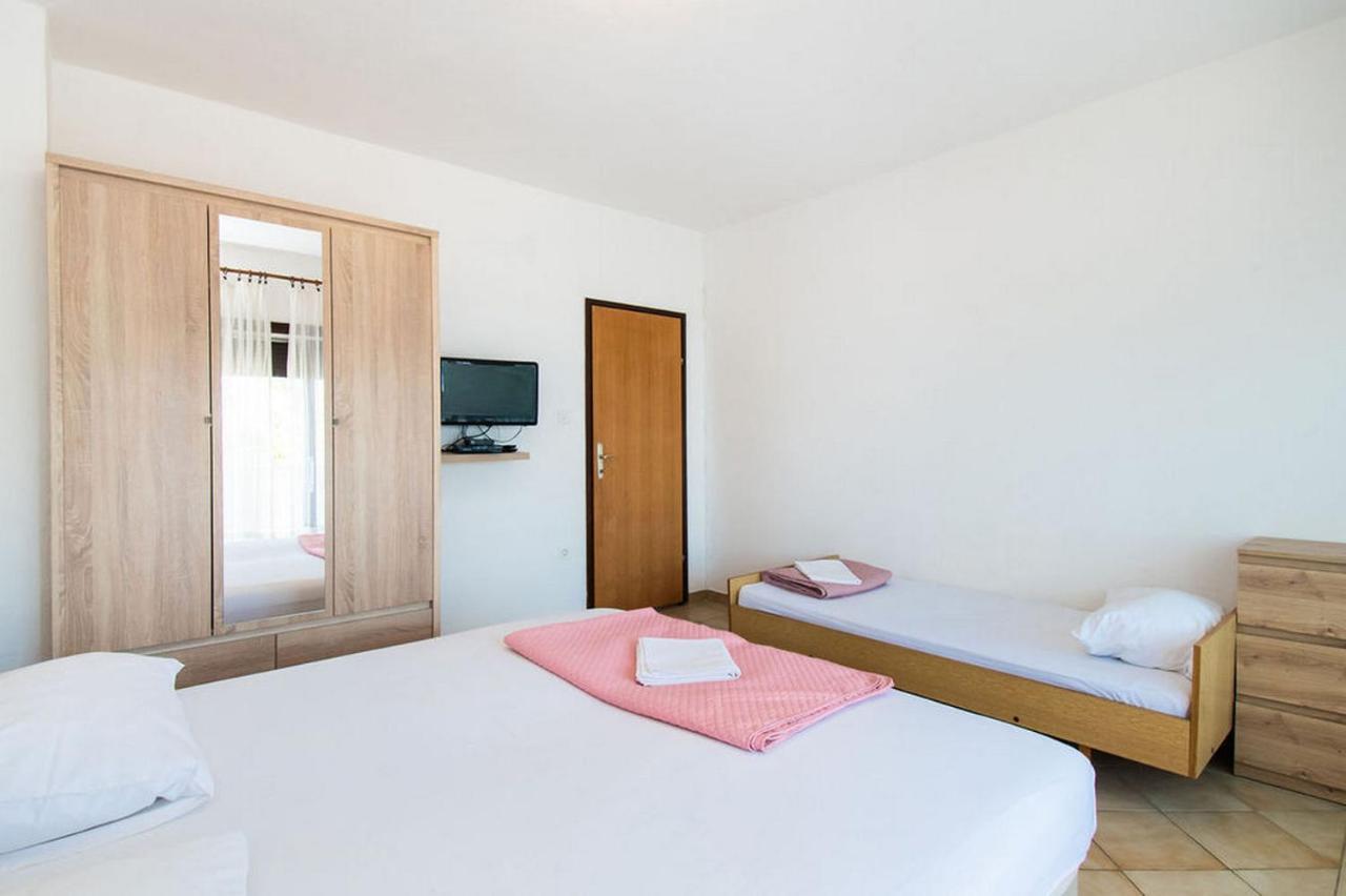 Apartments Crljenko Povljana Ngoại thất bức ảnh
