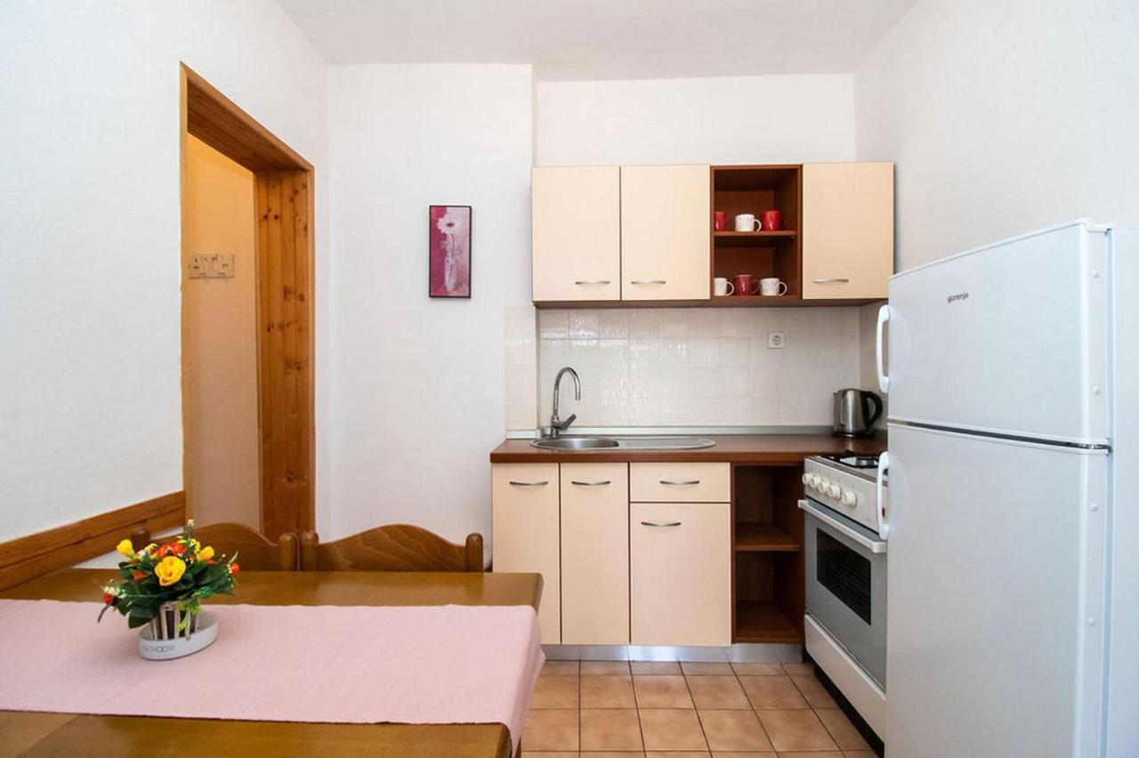 Apartments Crljenko Povljana Ngoại thất bức ảnh