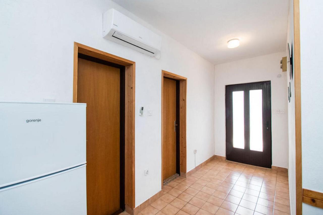 Apartments Crljenko Povljana Ngoại thất bức ảnh