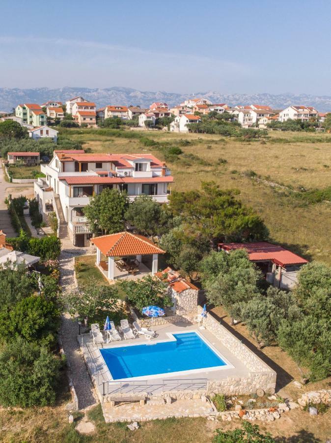 Apartments Crljenko Povljana Ngoại thất bức ảnh