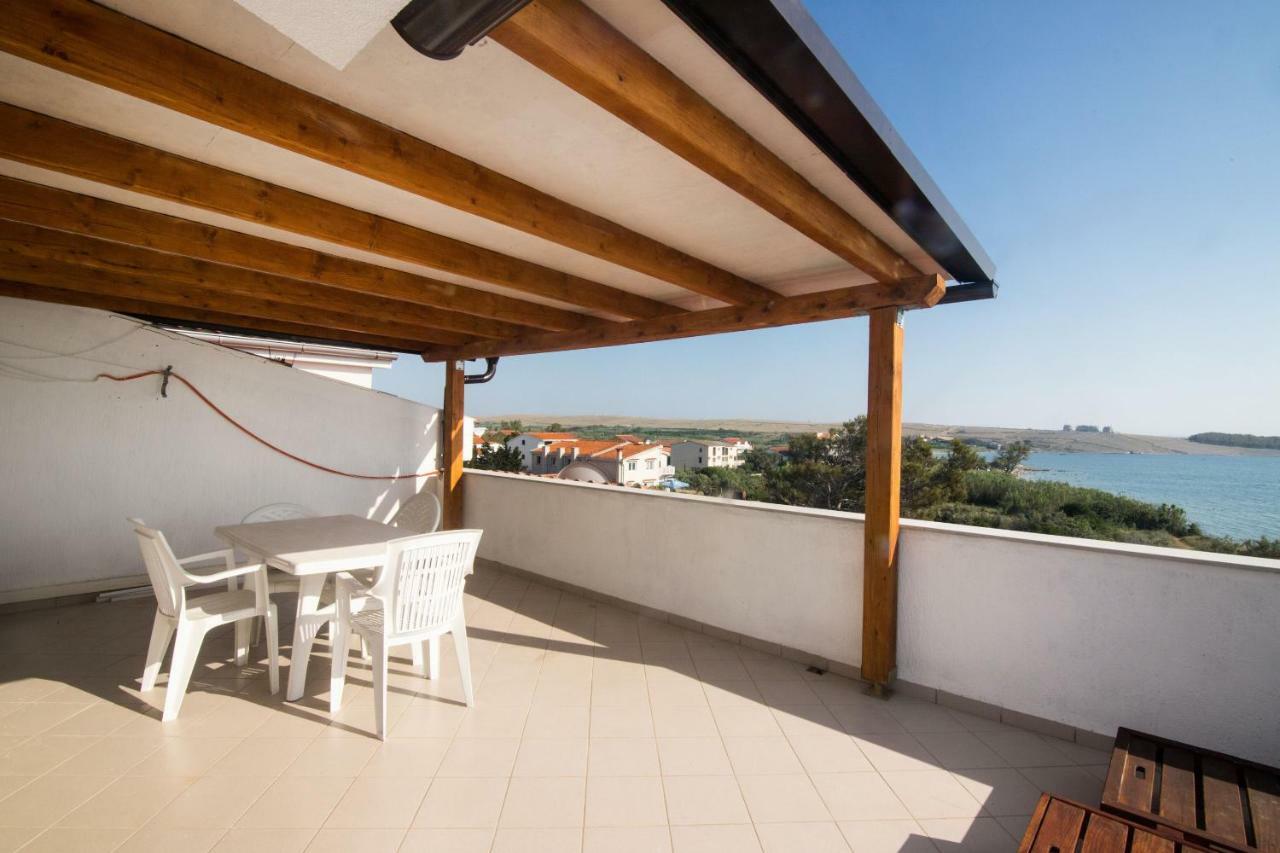 Apartments Crljenko Povljana Ngoại thất bức ảnh